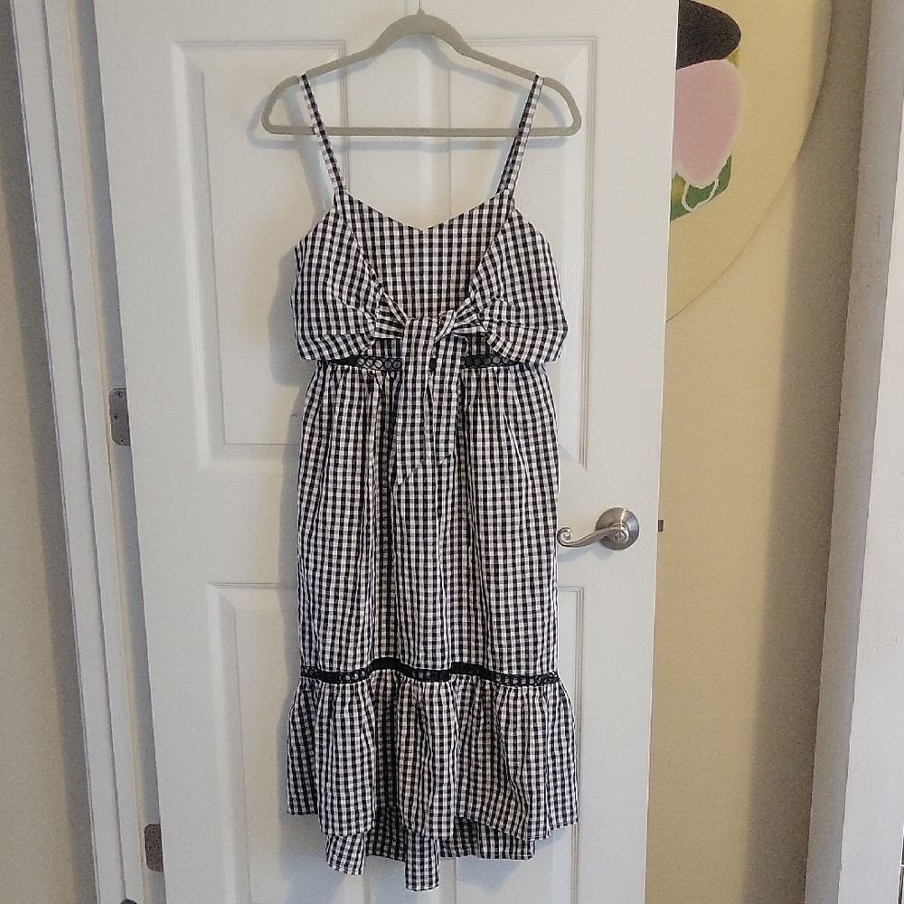 White Birch SzM Black and White Gingham tie over drop skirt ruffle accent SzMed